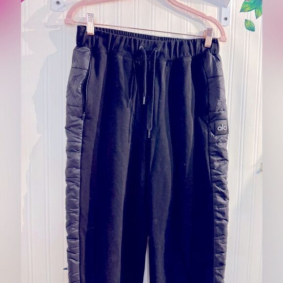 ALO Yoga Black Track Pants with High-Waisted Tapered Fit Sz S - Picture 6 of 6
